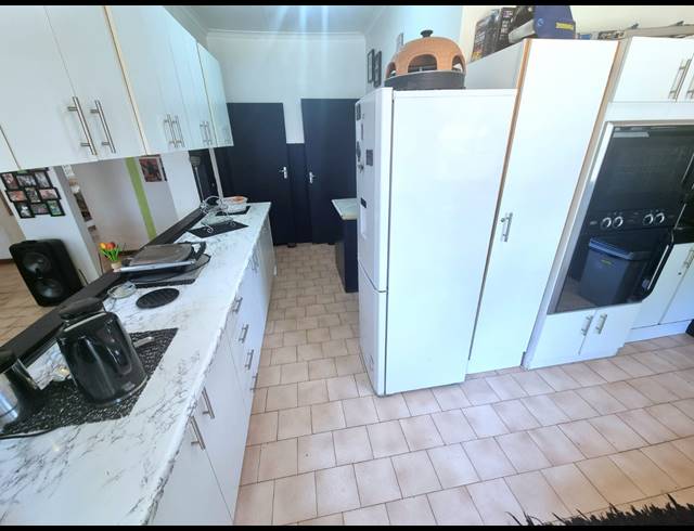 4 BEDROOM HOUSE FOR SALE IN MAYBERRY PARK